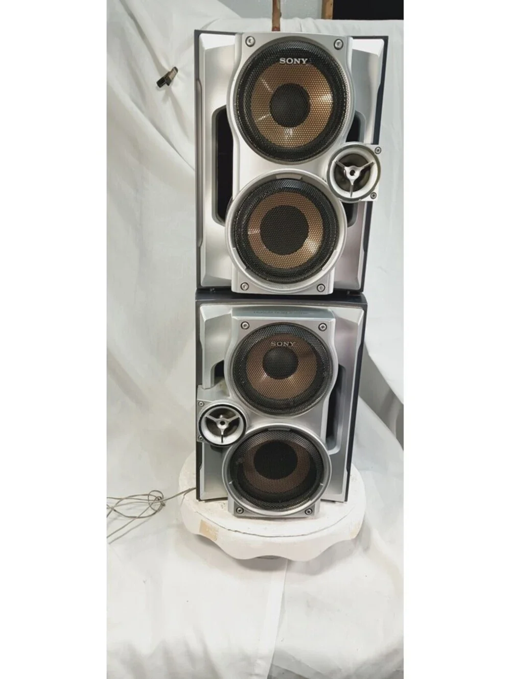 Sony SS-RG440 Bookshelf Speakers Pair 3-Way 6 Ohm Stereo Home Audio Silver